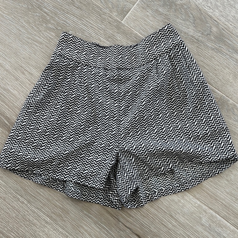 American Eagle shorts, white and black design, size XS, NWOT